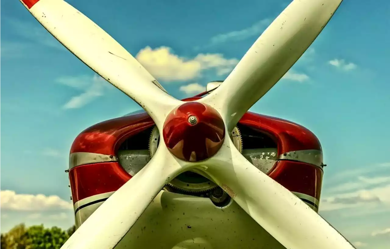 Un avion de tourisme atterrit en urgence sur une plage de New York