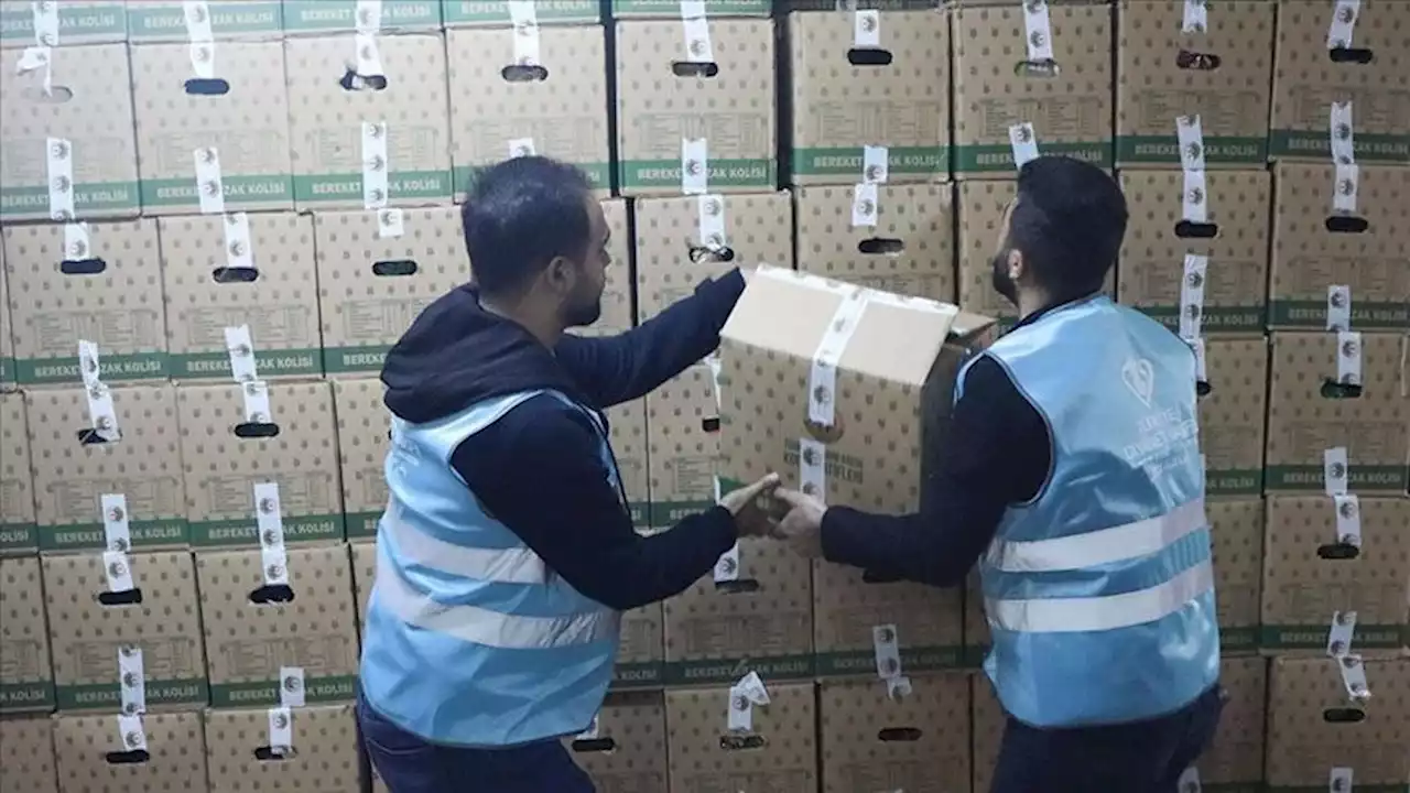 تلاش داوطلبان سازمان امور دینی ترکیه برای کاهش تبعات روحی-روانی زلزله