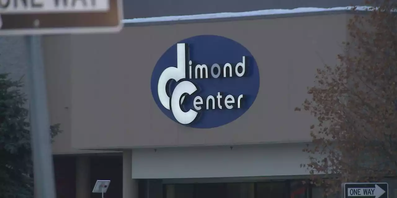 Man accused of pulling gun on Dimond Center security