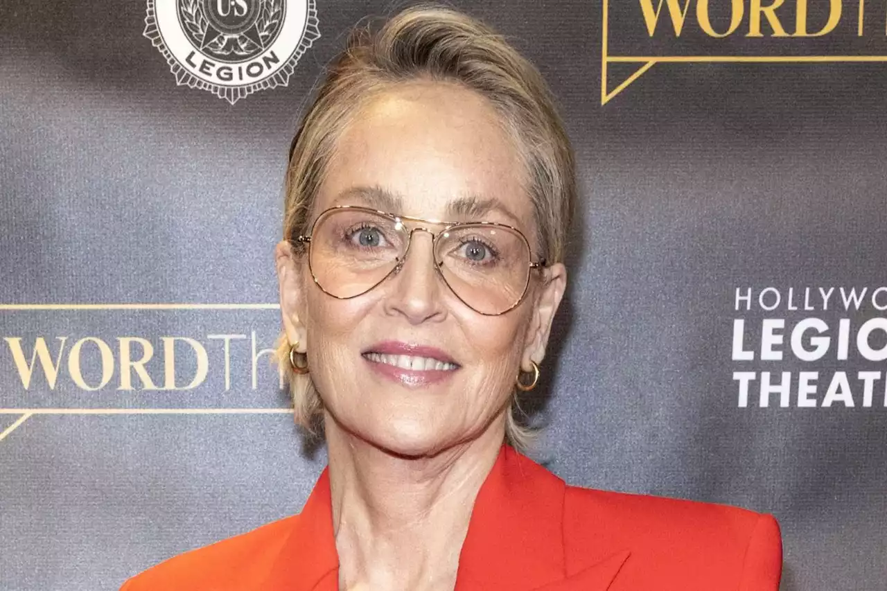 Sharon Stone, 65 ans, fait sensation en affichant la tendance topless et un maxi décolleté sur le tapis rouge