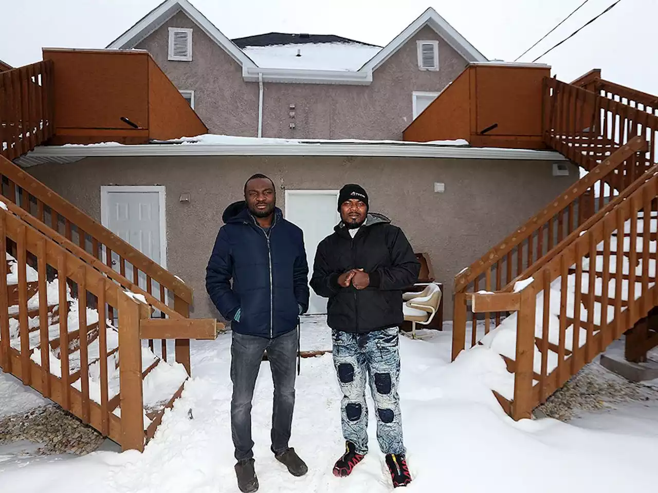 Two men who lost fingers crossing into Canada become Canadian citizens