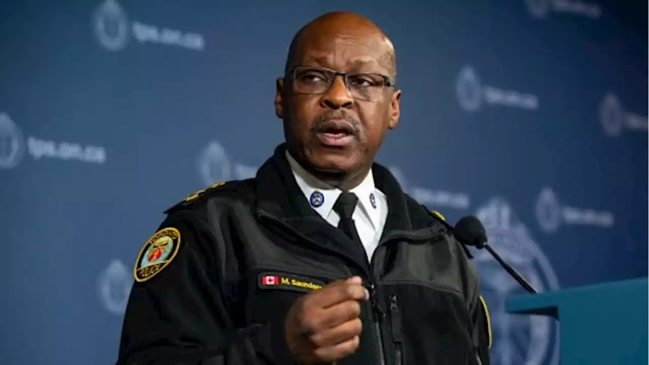 Former Toronto police chief Mark Saunders to join crowded race for mayor | CBC News