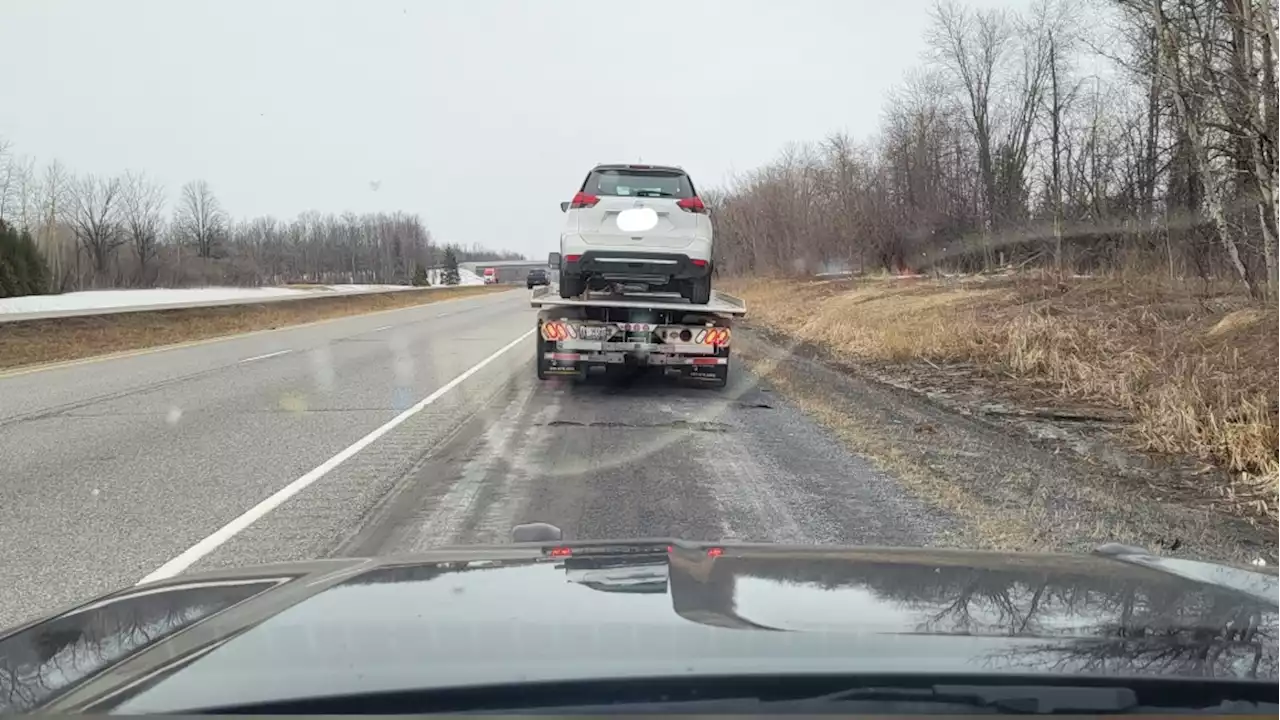 Stunt driver on Highway 401 caught with 3 kids in vehicle