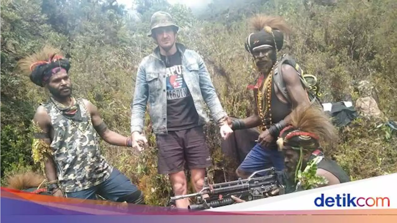 Pilot Takut Terbang ke Papua Imbas Insiden Susi Air, Jokowi Bilang Begini