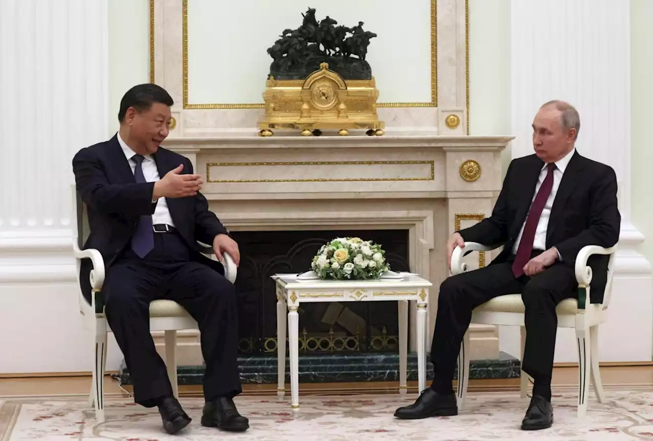 Xi dice a Putin que la mayoría apoya 'aliviar tensiones' en Ucrania