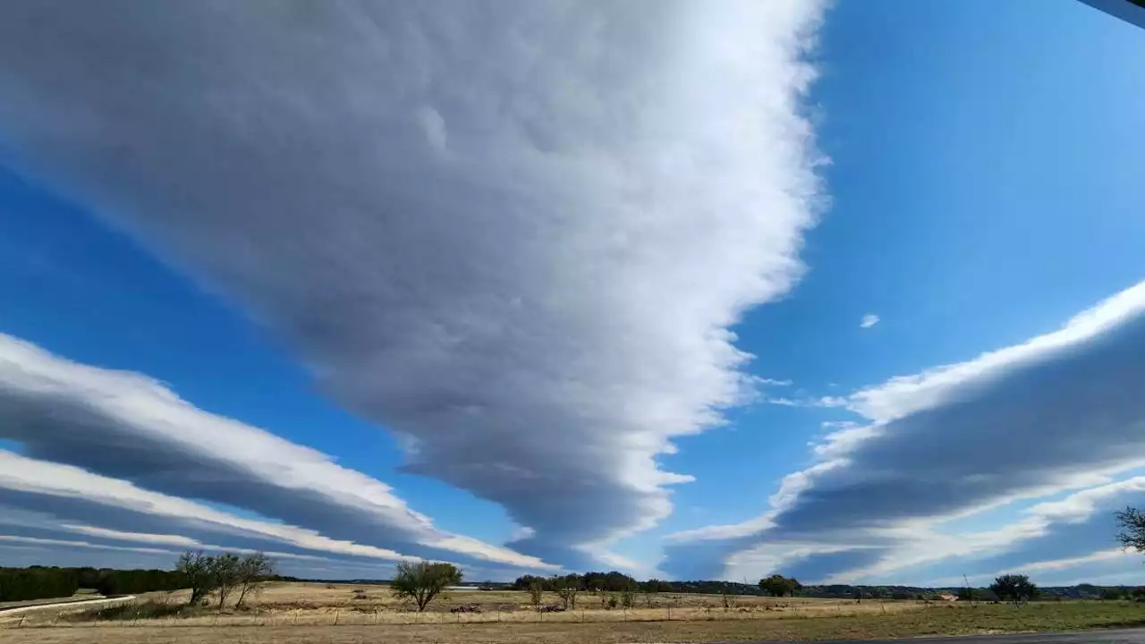 What caused those striped clouds in the North Texas sky on Monday