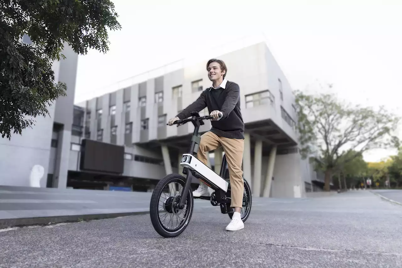 Ce géant de l’informatique lance un vélo électrique compact, boosté à l’IA et haut de gamme