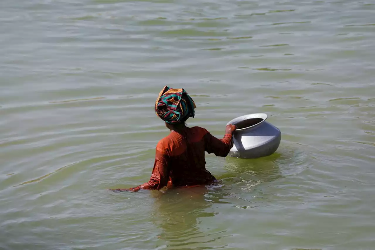 Months after Pakistan floods, millions lack safe water, UNICEF says