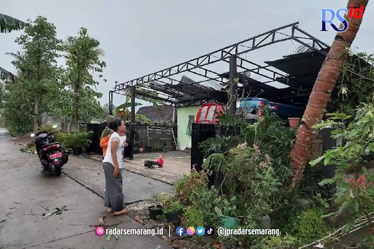 Ratusan Rumah di Bancak Terdampak Angin Puting