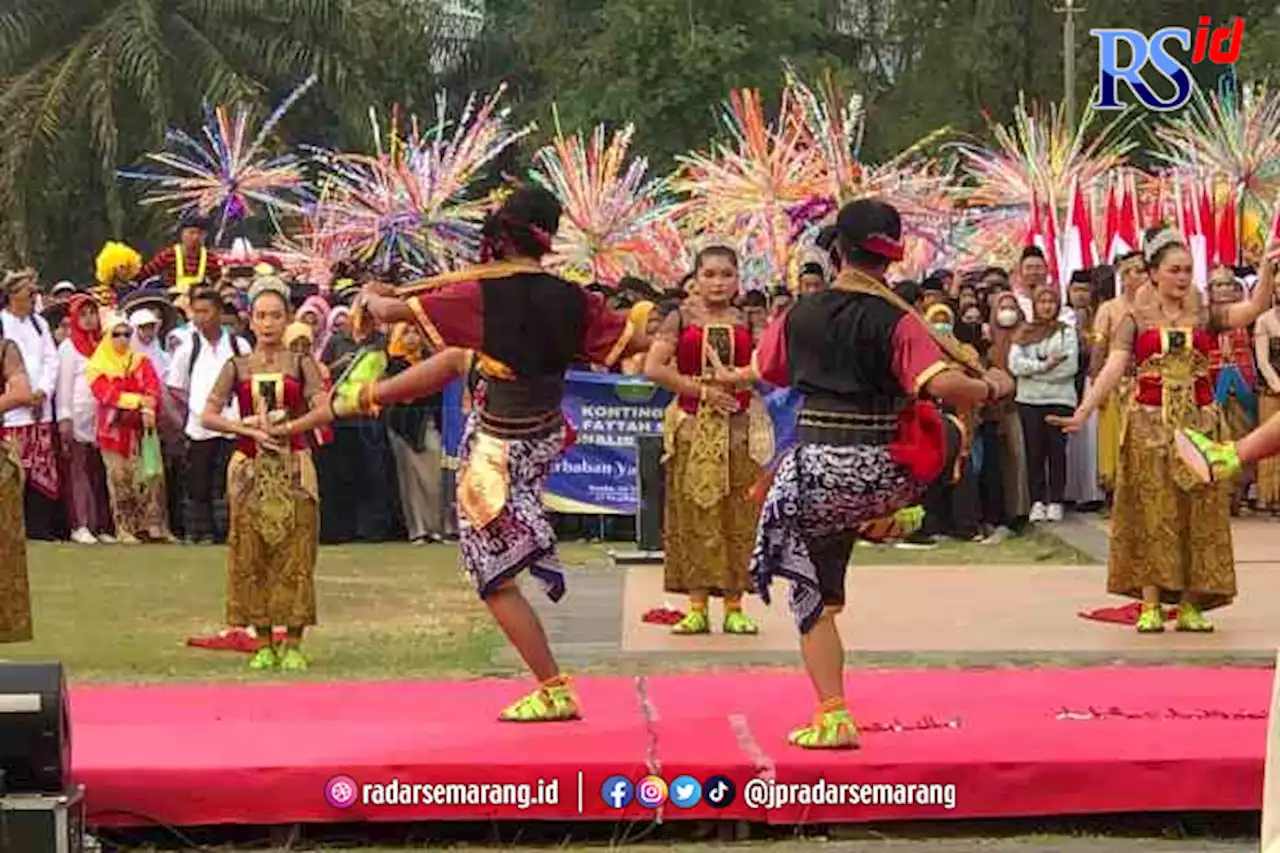 Ribuan Pelajar Meriahkan Karnaval Dugderan, Hari ini Kirab Dugderan di Alun-Alun MAS