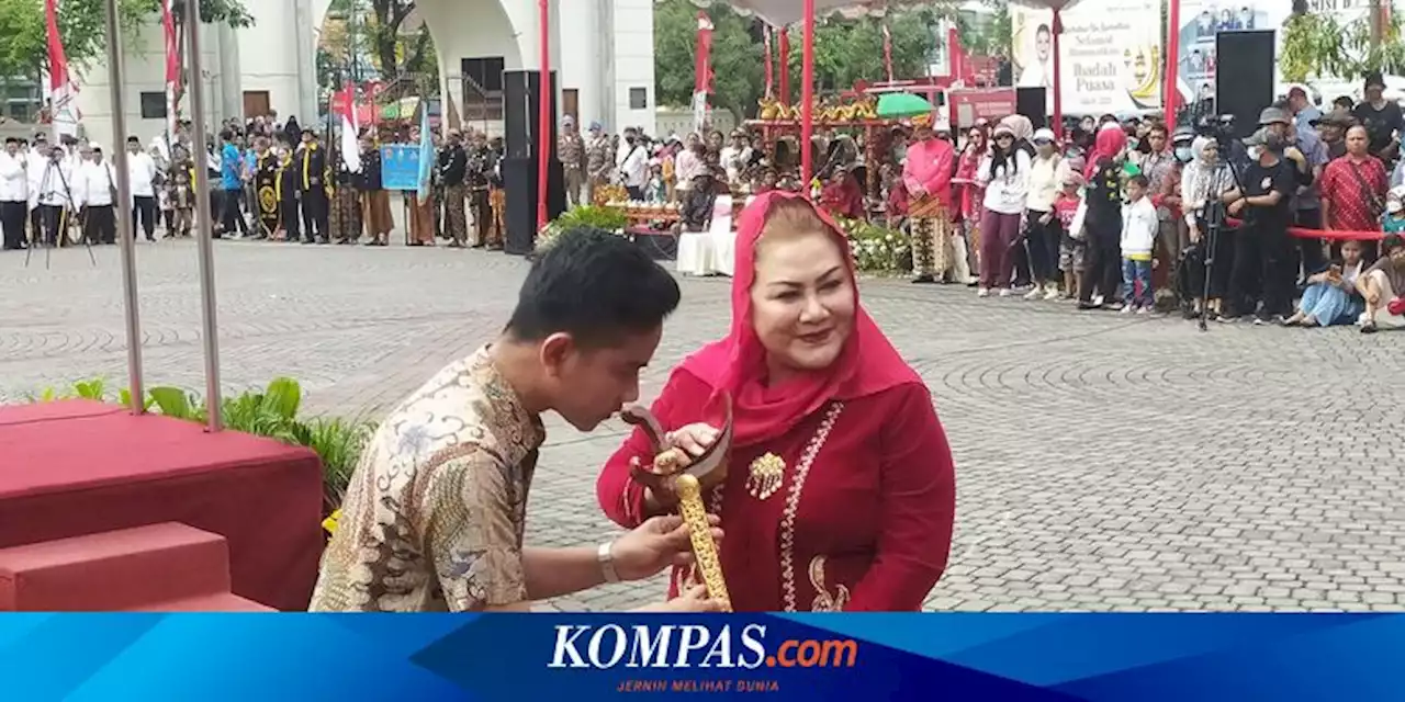 Berikan Keris ke Wali Kota Semarang, Gibran Sebut Punya Arti Spesial