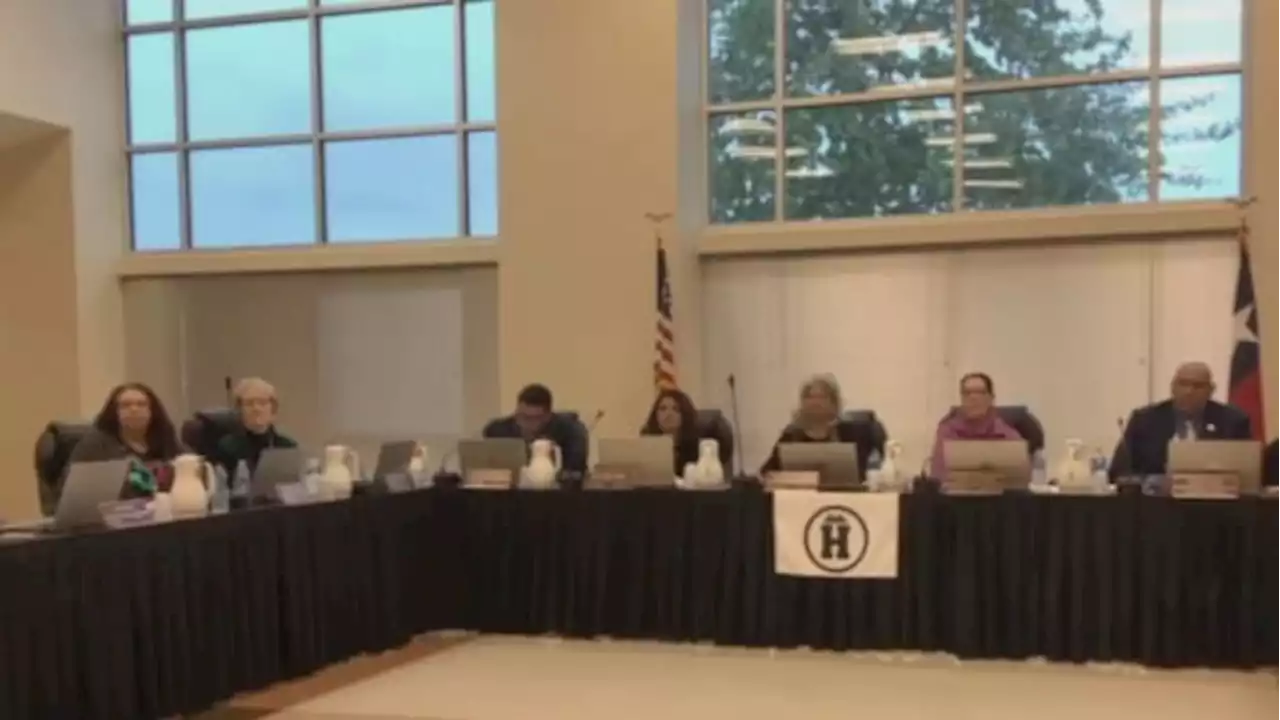 Harlandale ISD discusses consolidation of 5 elementary schools at school board meeting