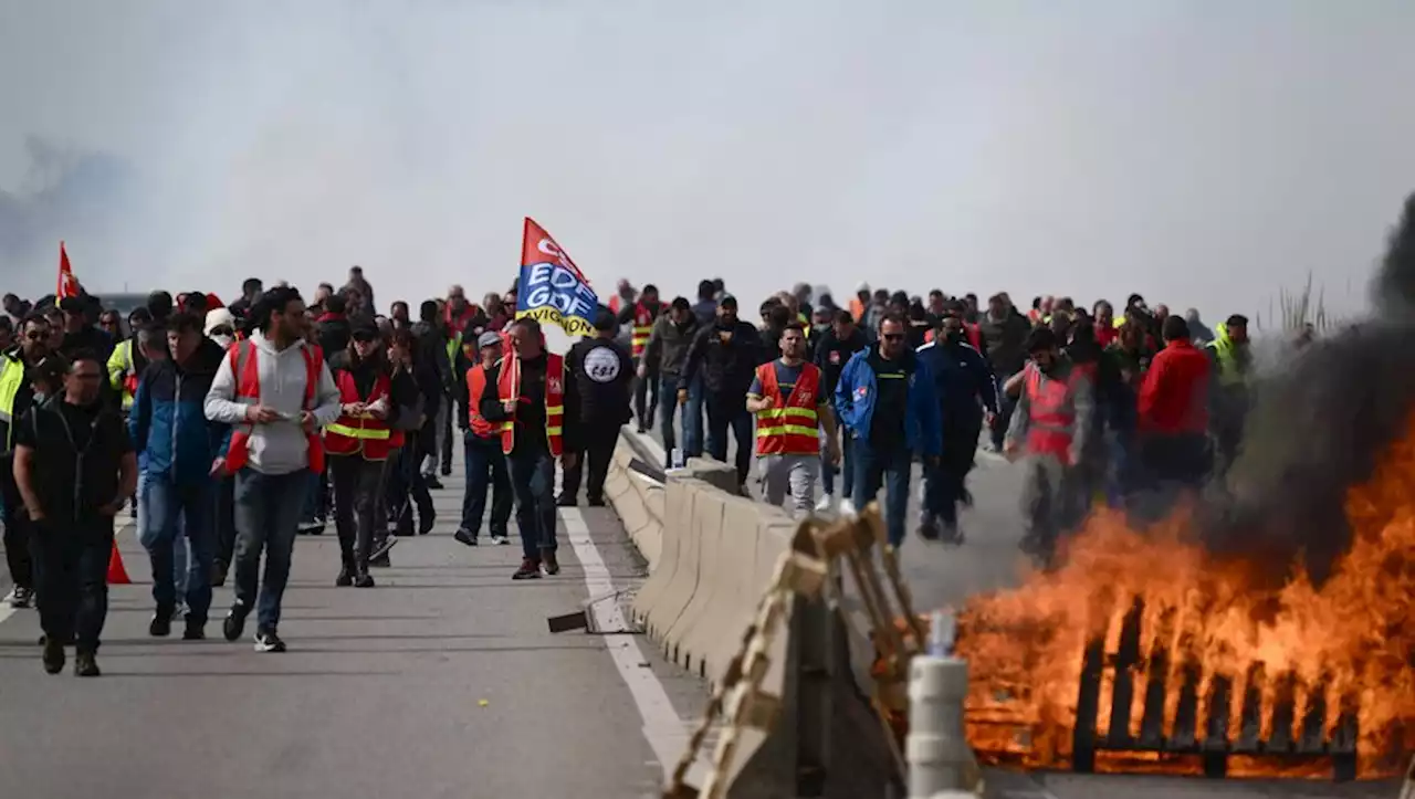 Réforme des retraites : affrontements autour du dépôt pétrolier de Fos-sur-Mer, 3 policiers blessés