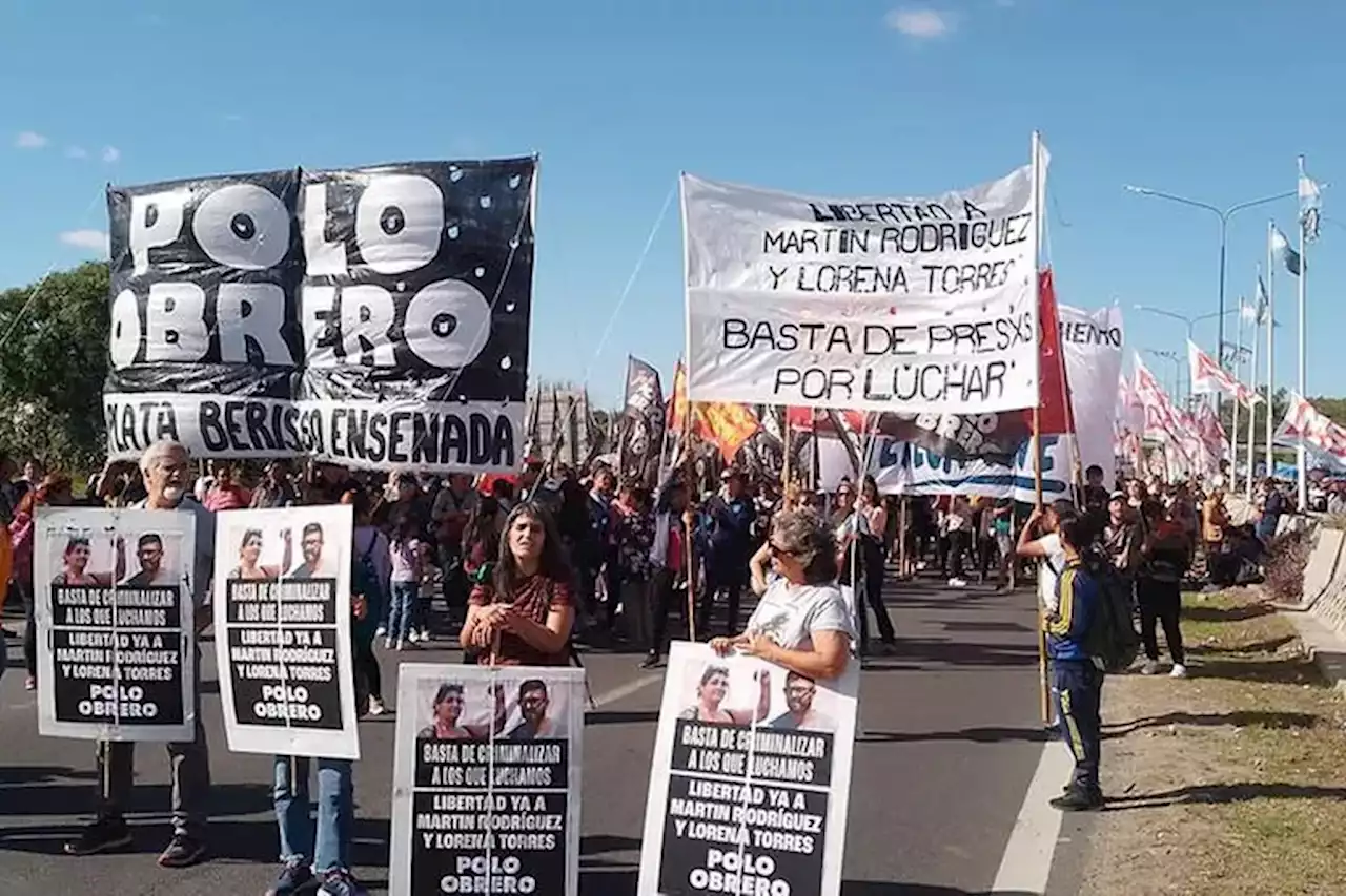 Caos de tránsito: organizaciones sociales cortaron la Autopista Buenos Aires-La Plata