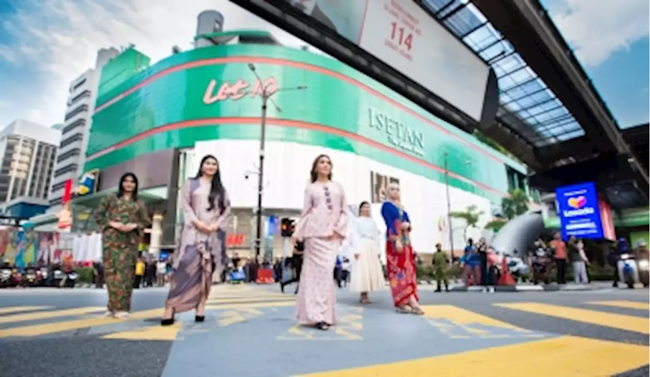 Busy crosswalk of Bukit Bintang turned into glamorous fashion runway by e-commerce company Lazada