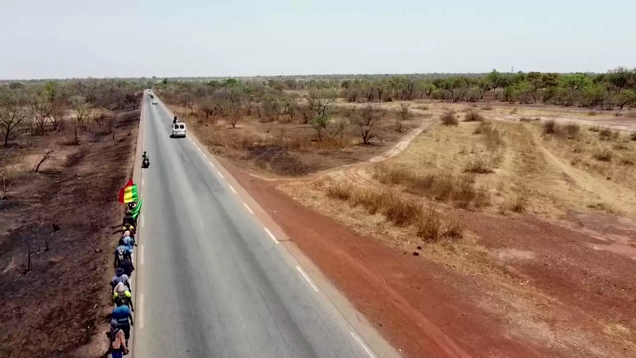 Activists walk from Bamako to Ouagadougou to promote states' federation