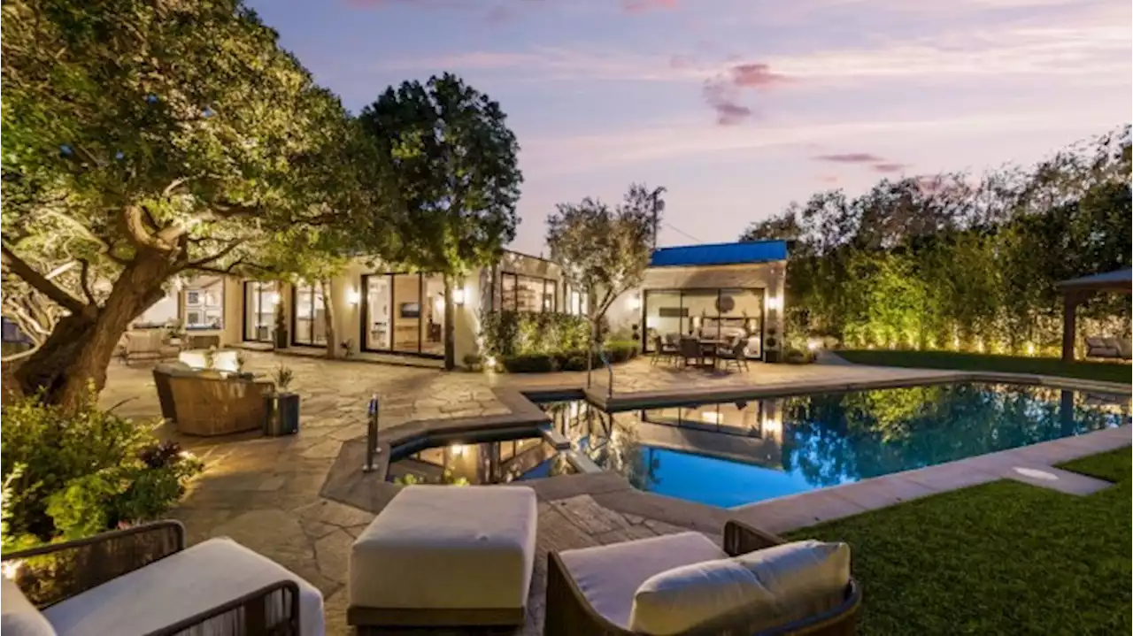 Emily Blunt and John Krasinski’s Former L.A. Manse Hits the Market for $6 Million