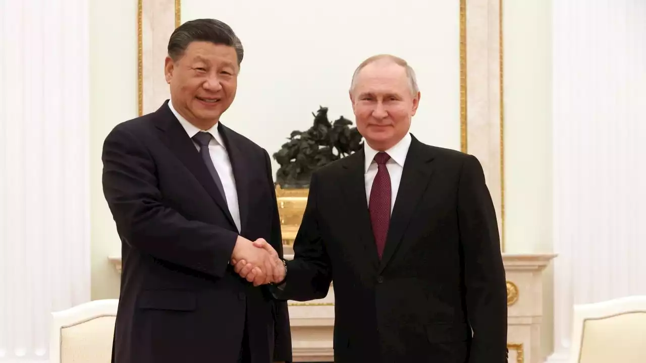 China and Russia hold formal talks at the Kremlin