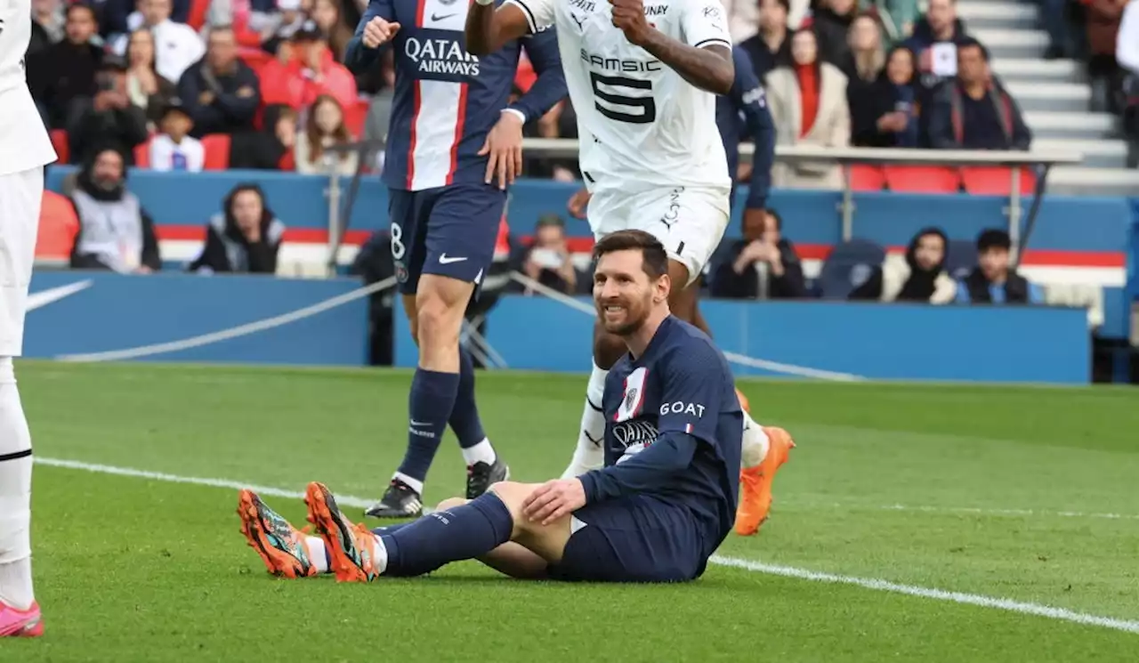 Barca Star Sends Message To Messi After Boos From PSG Fans | Soccer Laduma
