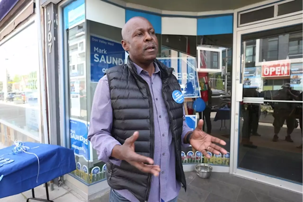 Former Toronto police chief Mark Saunders joins mayoral race