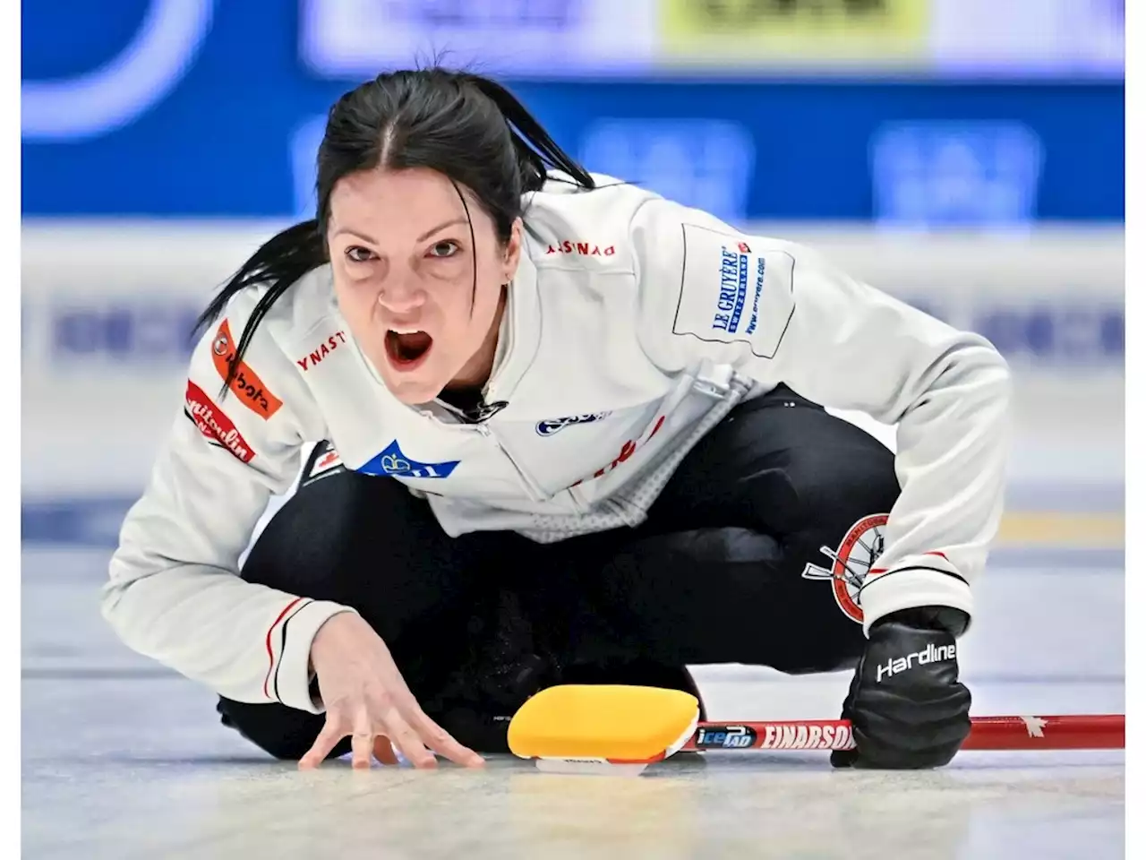 Undefeated Switzerland edges Canada 7-6 at world women's curling championship