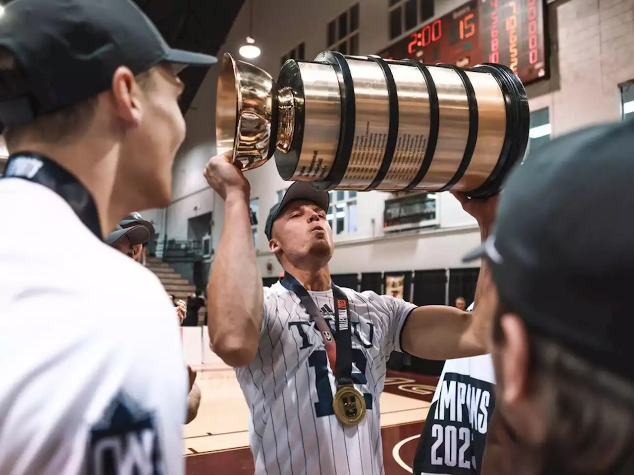 Trinity Western University Spartans extend run to national men's v-ball final to seven years