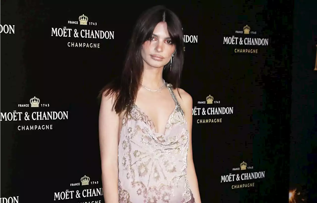 Emily Ratajkowski et Kev Adams sont dans le Fil des Stars