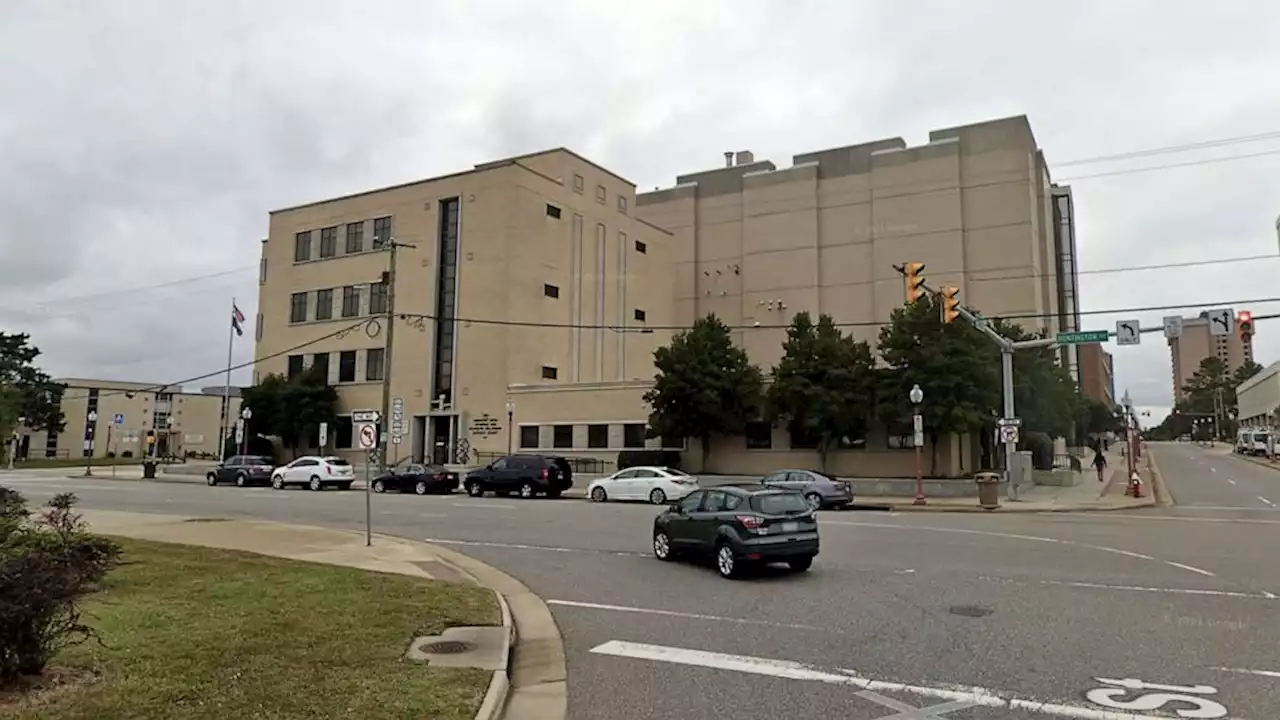 Inmates caught at IHOP after allegedly tunneling through cell wall, escaping from jail