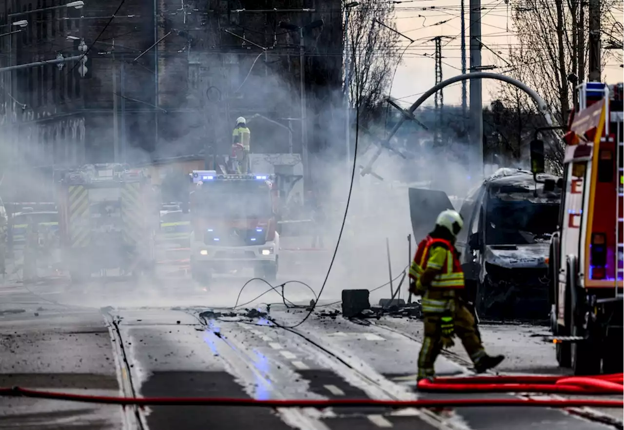 Dresden: Explosionen nach Brand an Gasleitung (Video)