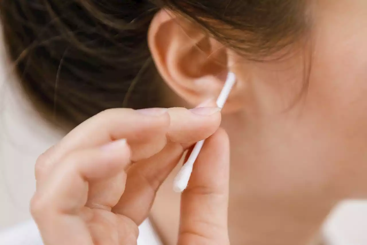 What Really Happens If You Clean Your Ears With Cotton Swabs, According to Doctors