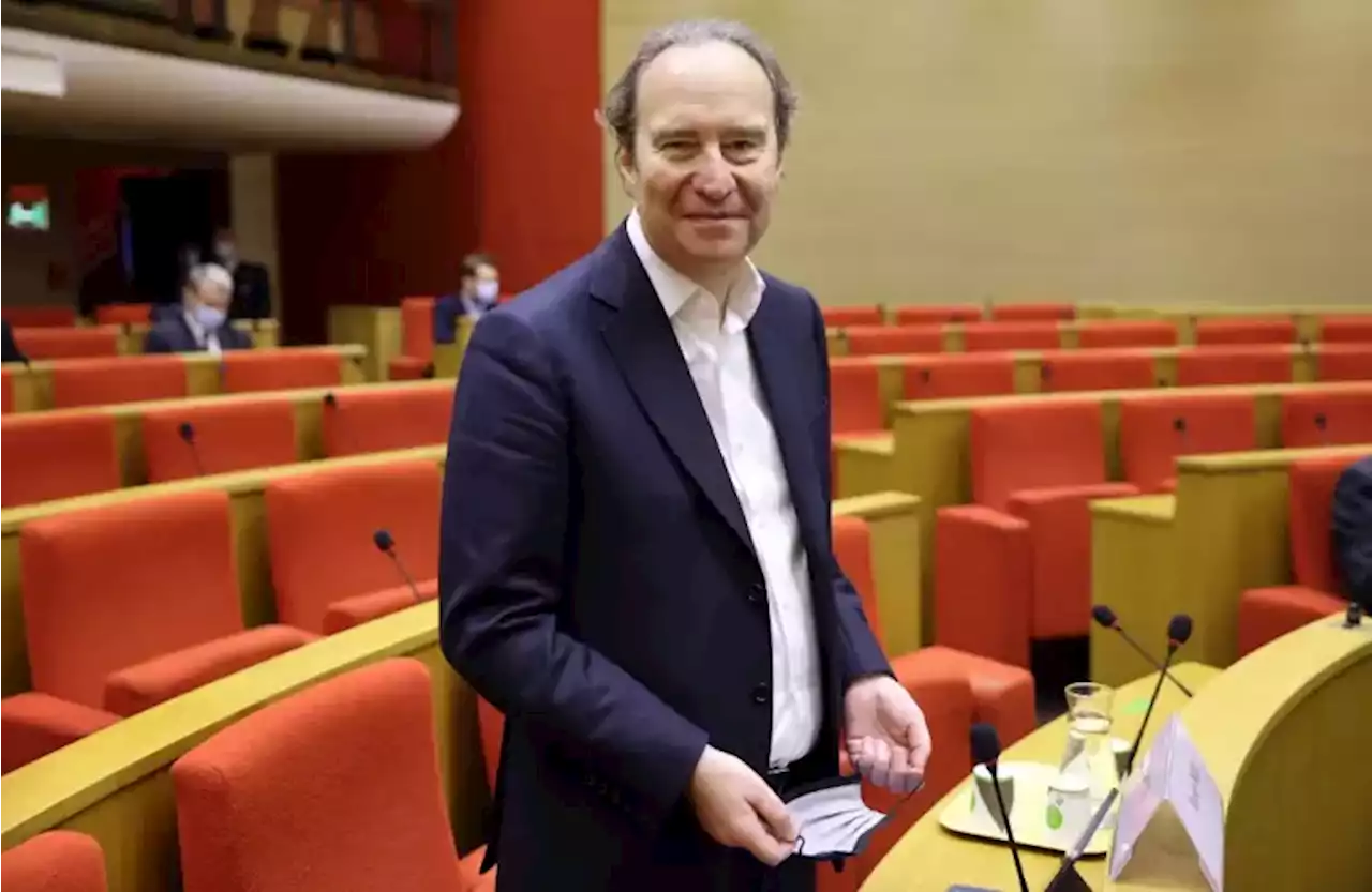 T\u00e9l\u00e9coms : Xavier Niel demande qu'Orange acc\u00e9l\u00e8re l'extinction de son r\u00e9seau cuivre