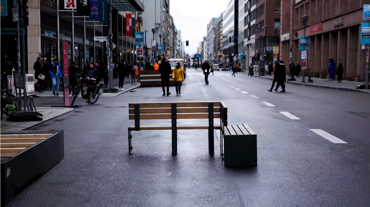 Proppenvolle Podiumsdiskussion zur Friedrichstraße – ohne die Grünen