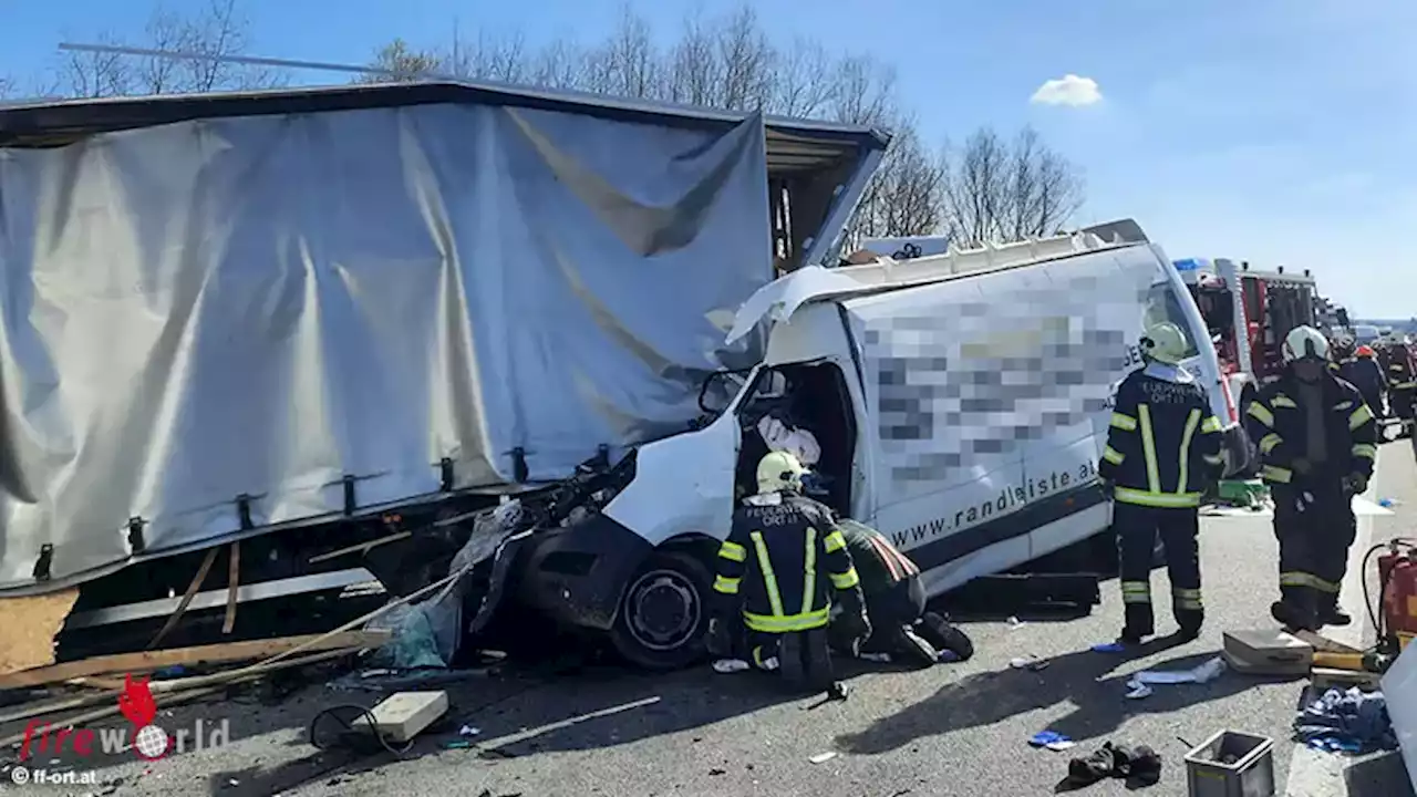 Oö: Transporter kracht auf A8 bei Suben auf Lkw → ein Eingeklemmter