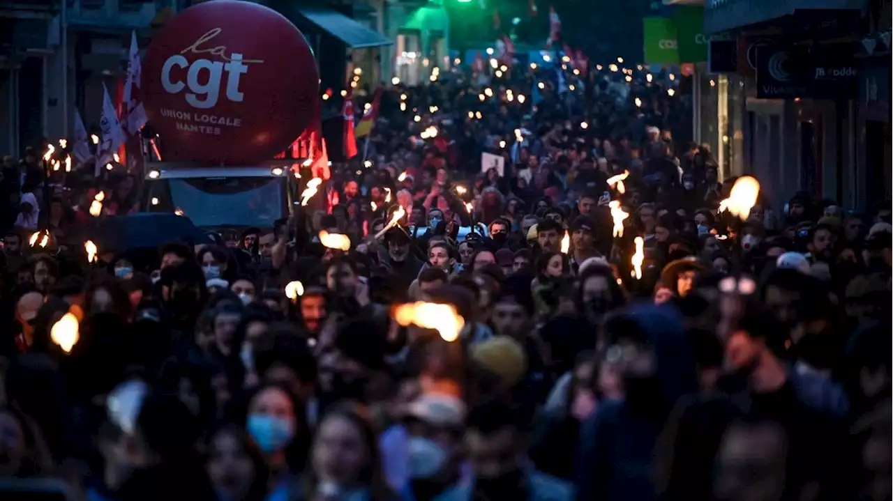 VRAI OU FAKE. Réforme des retraites : participer à une manifestation non déclarée est-il 'un délit', comme l'affirme Gérald Darmanin ?