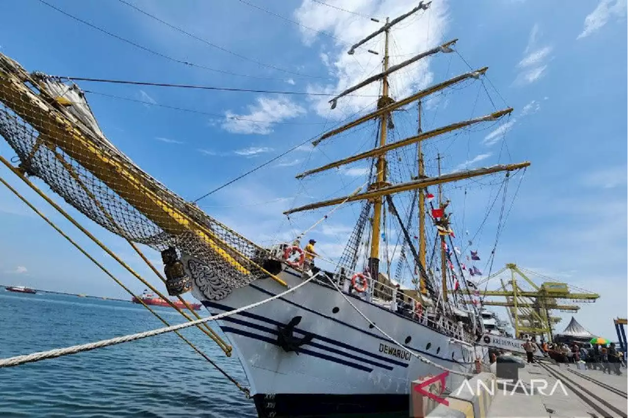 Hanya Sampai Besok, KRI Dewaruci Dibuka untuk Warga di Semarang