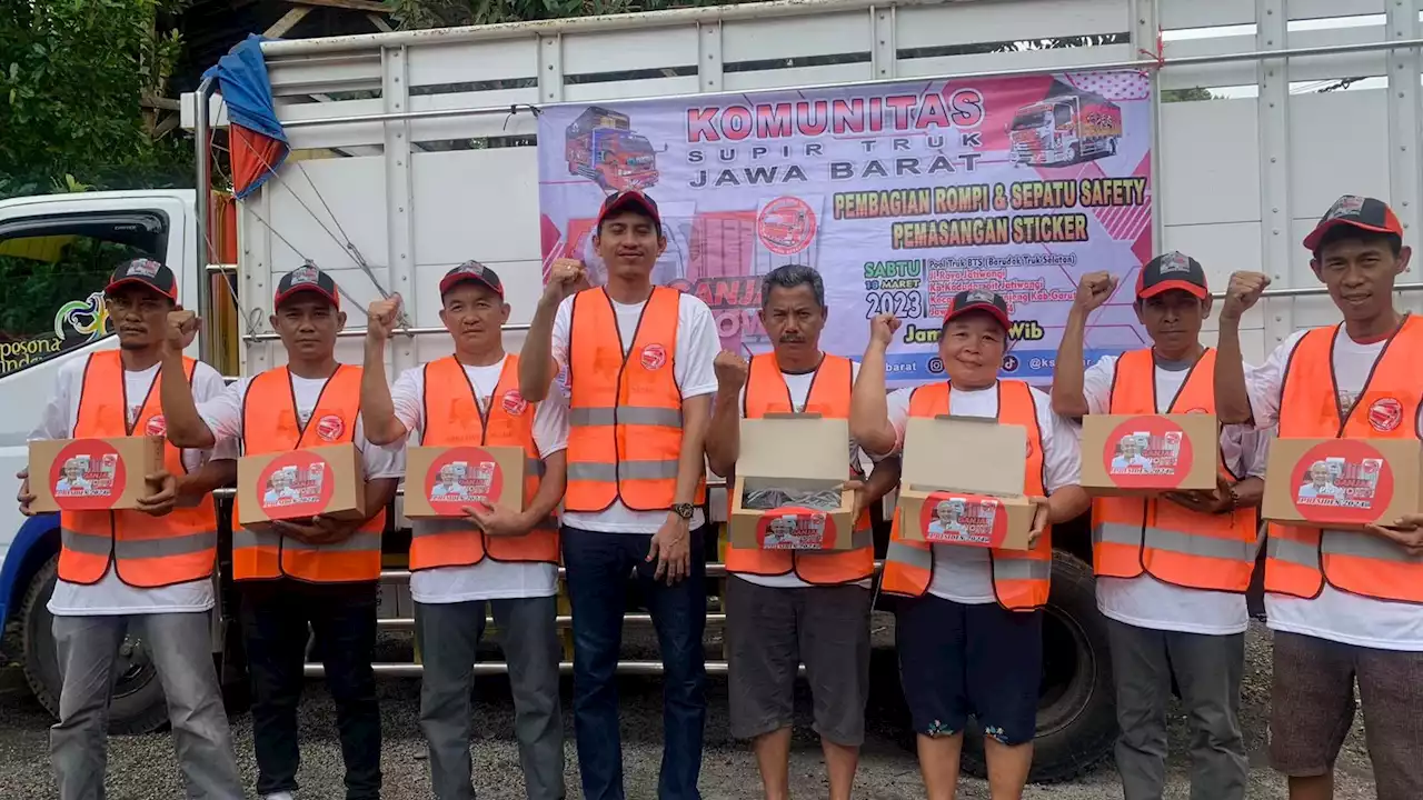 KST Dukung Ganjar Bagi-bagi Rompi dan Sepatu untuk Sopir Truk di Garut