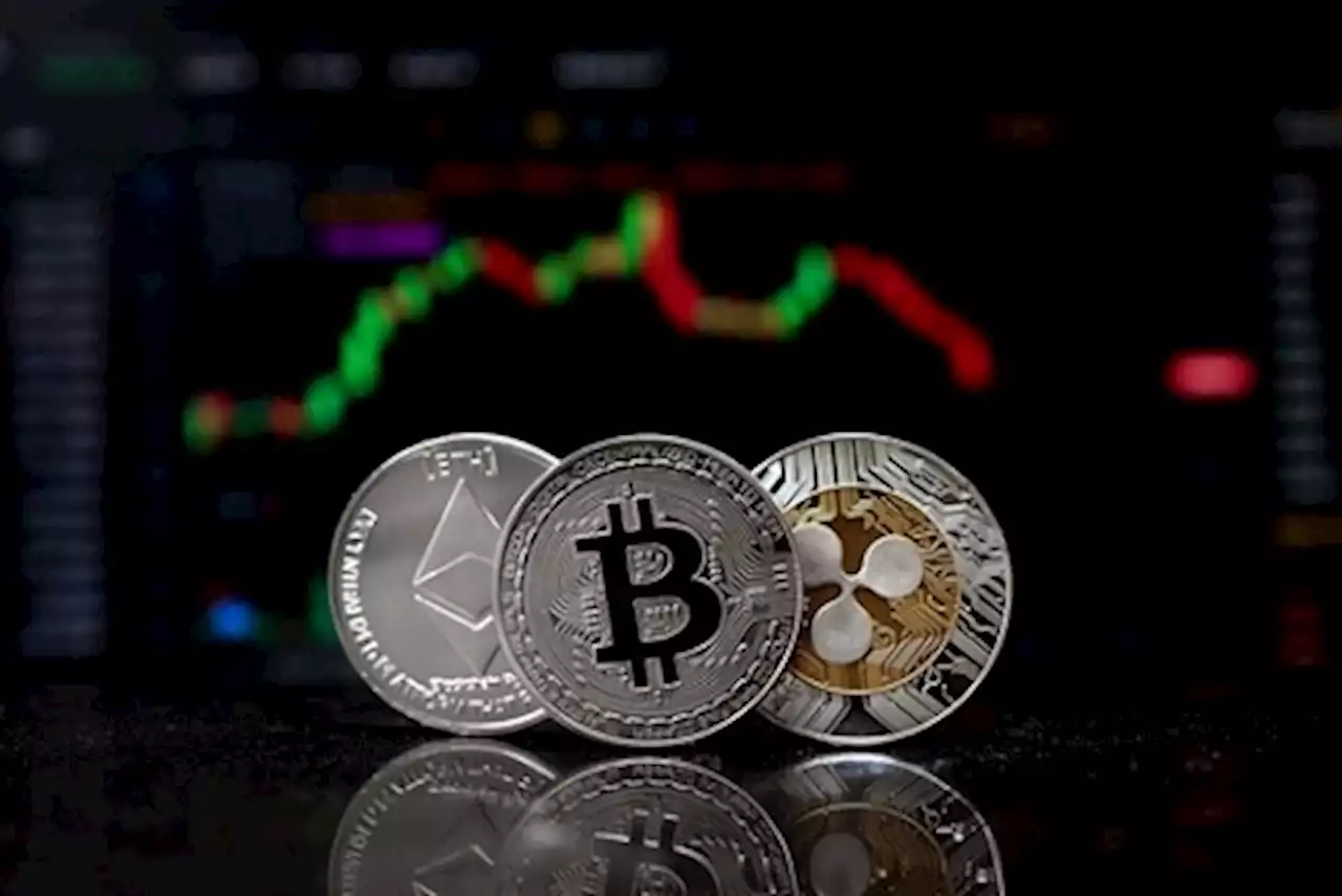 Altcoins rally and Bitcoin holds above $28K as all eyes focus on the Fed