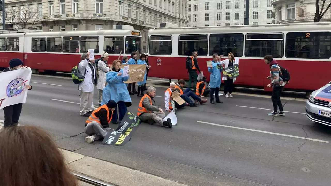 Chaos in Wien: Aktivisten legen Ringstraße lahm