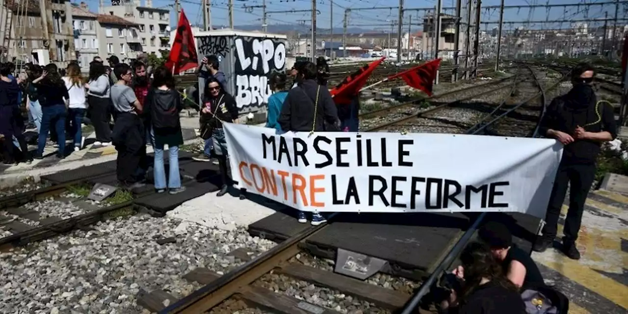 Marseille: port bloqué et autoroute momentanément fermée contre la réforme des retraites