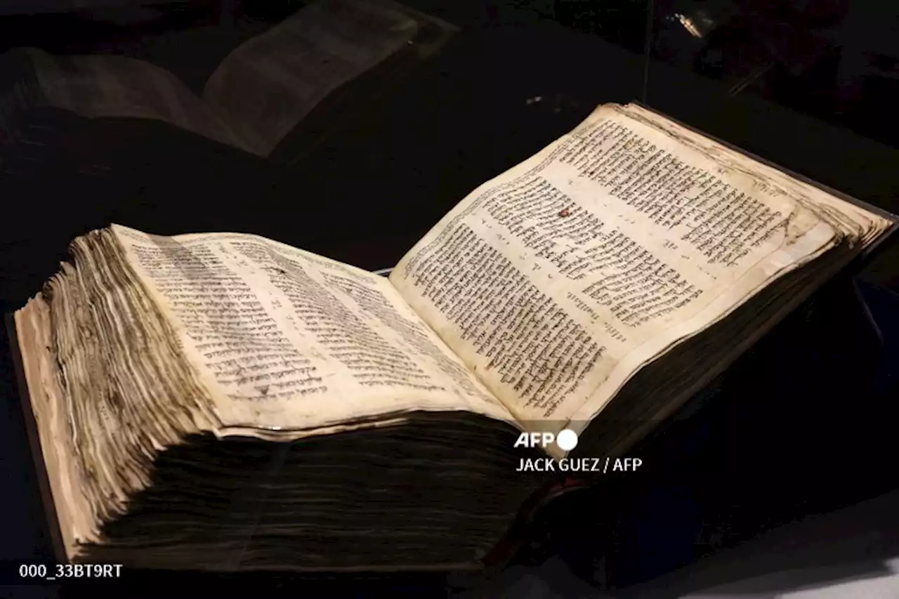 Oldest known Hebrew Bible displayed in Israel ahead of sale