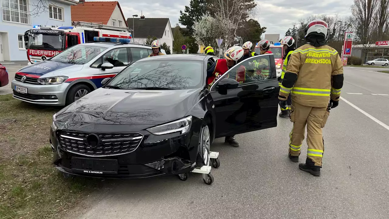 Ebreichsdorf: Lenker fuhr mit zwei kaputten Reifen weiter