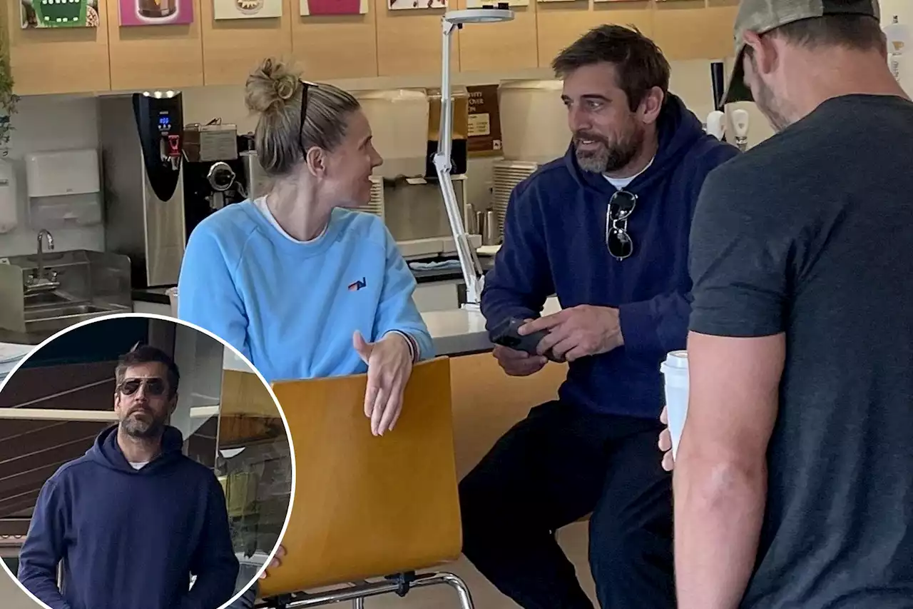 Aaron Rodgers steps out for coffee as Jets trade drama persists