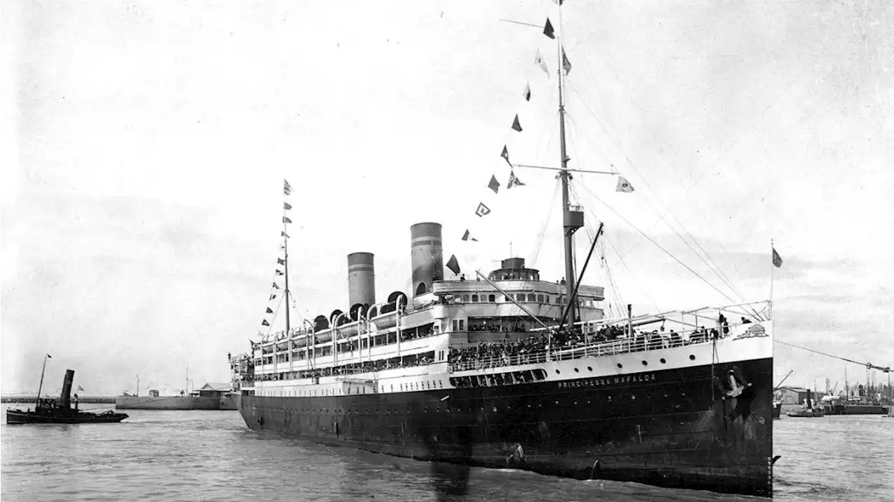 Qué pasó con el 'Titanic' italiano que traería a la familia del Papa a Buenos Aires