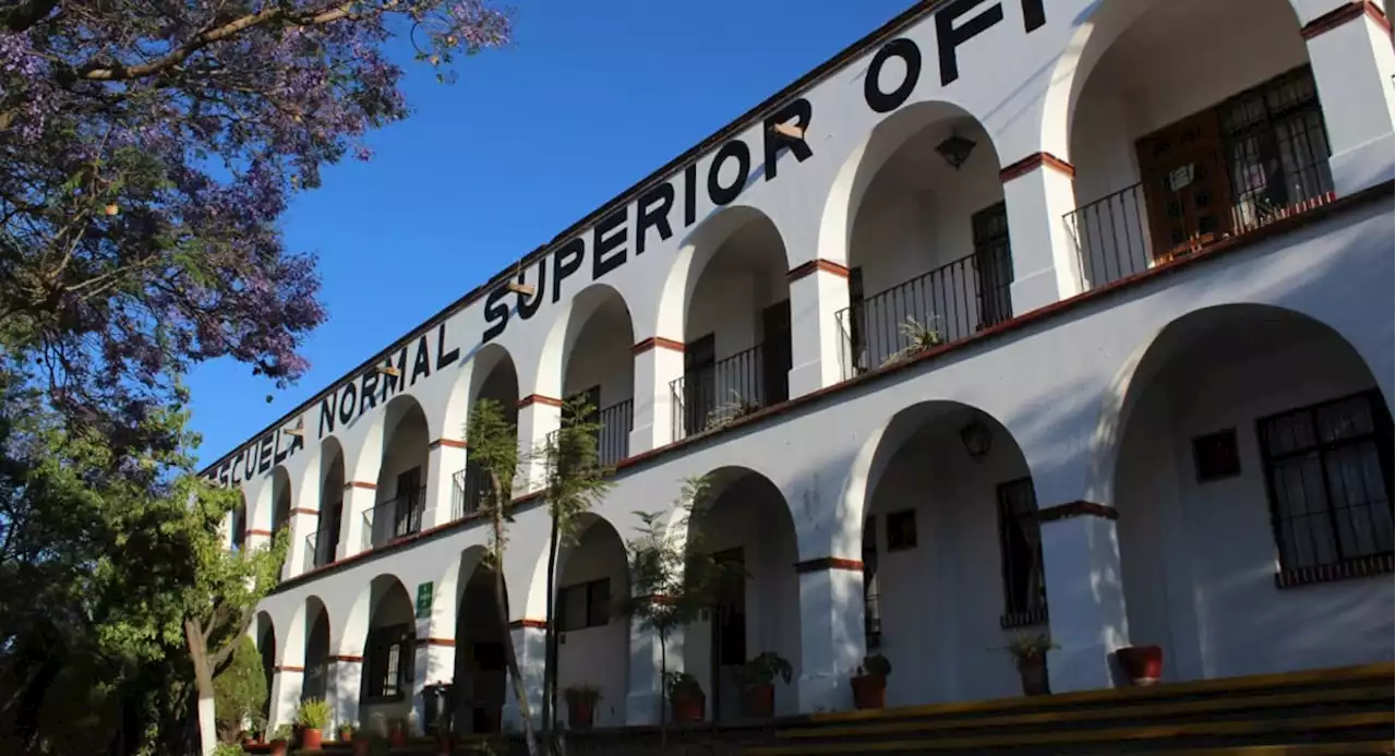 SEG promete entrega de títulos en abril para egresados de la Escuela Normal Superior Oficial de Guanajuato