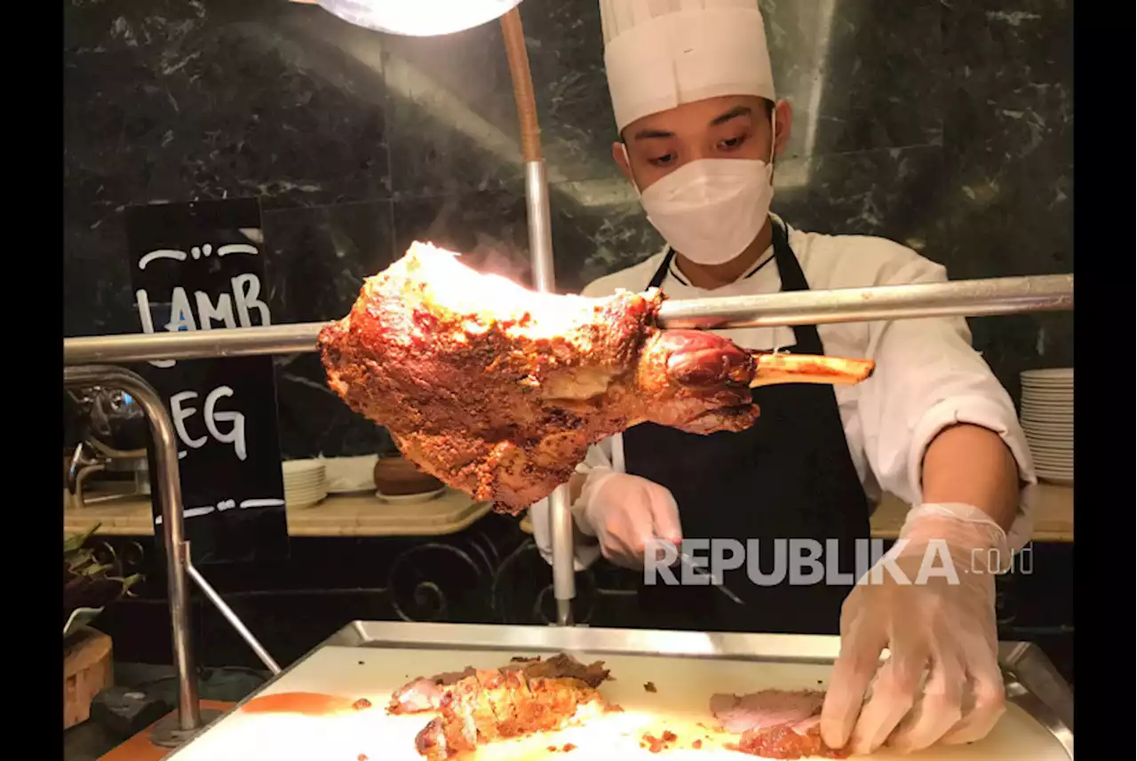 Menikmati Kuliner Ramadhan di Sari Pacific Jakarta, Kambing Guling Jadi Primadona |Republika Online