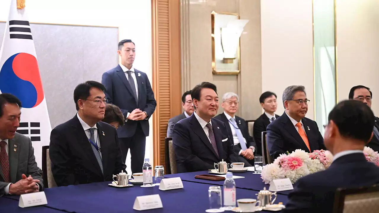 '한국 대통령실, 일본 멍게 수입 재개 요청 대화 영상 촬영 제지'