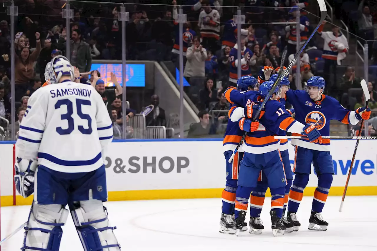 Cal Clutterbuck scores pair as Islanders embarrass Maple Leafs