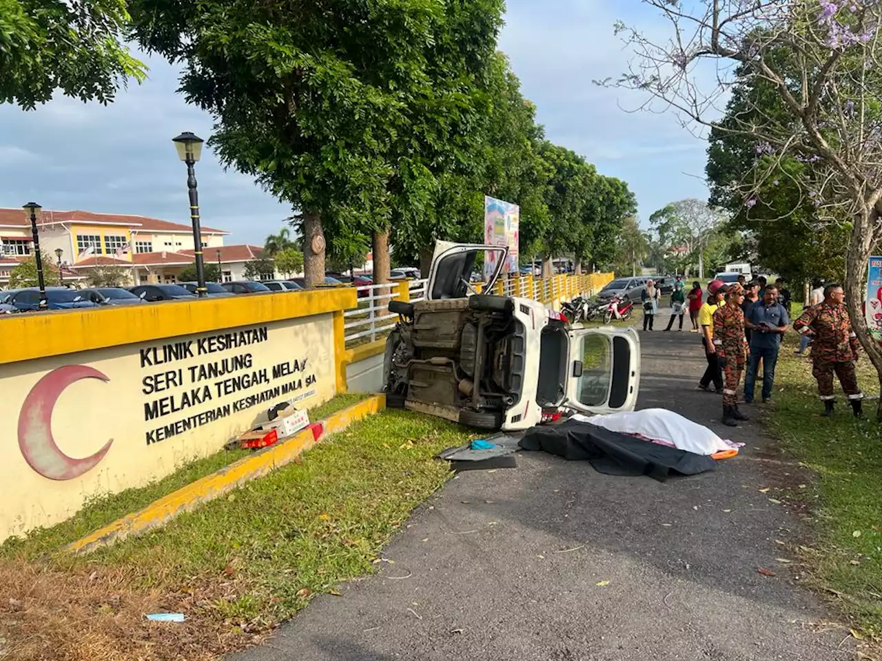 Guru lelaki maut, kereta rempuh tembok klinik