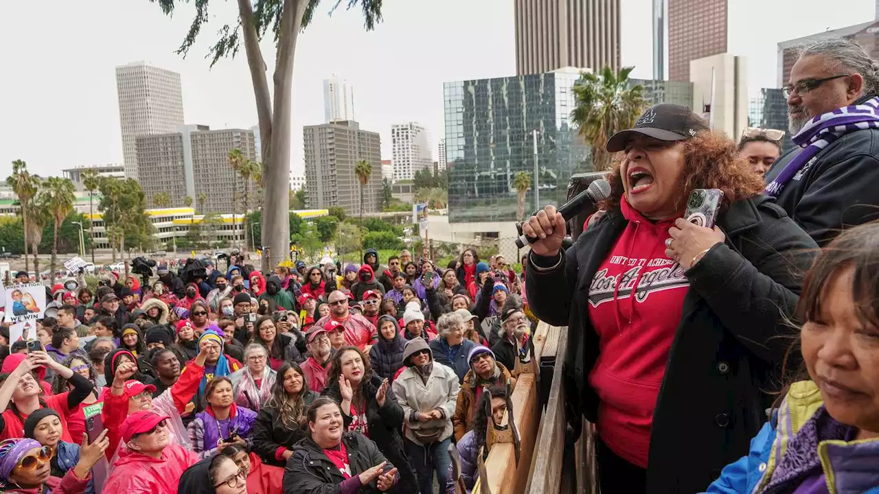 Los Angeles strike highlights paltry US school worker pay