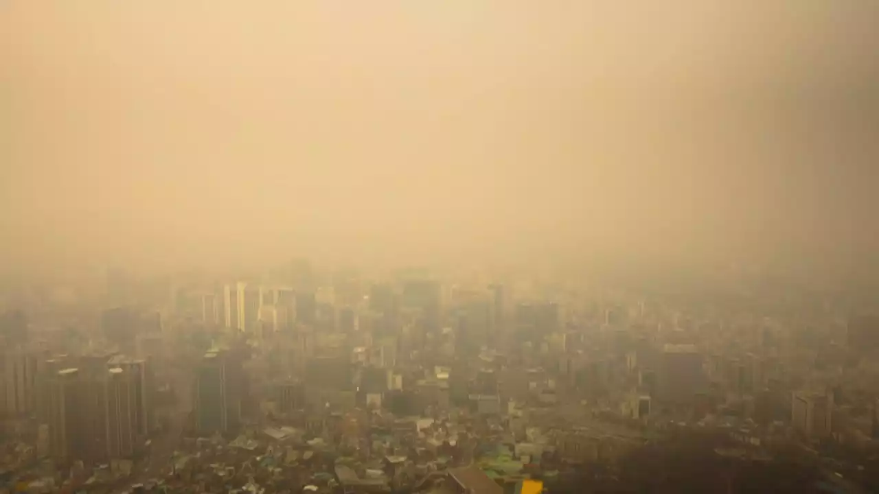 中 '최악의 황사' 오늘부터 한국 영향...야외활동 자제